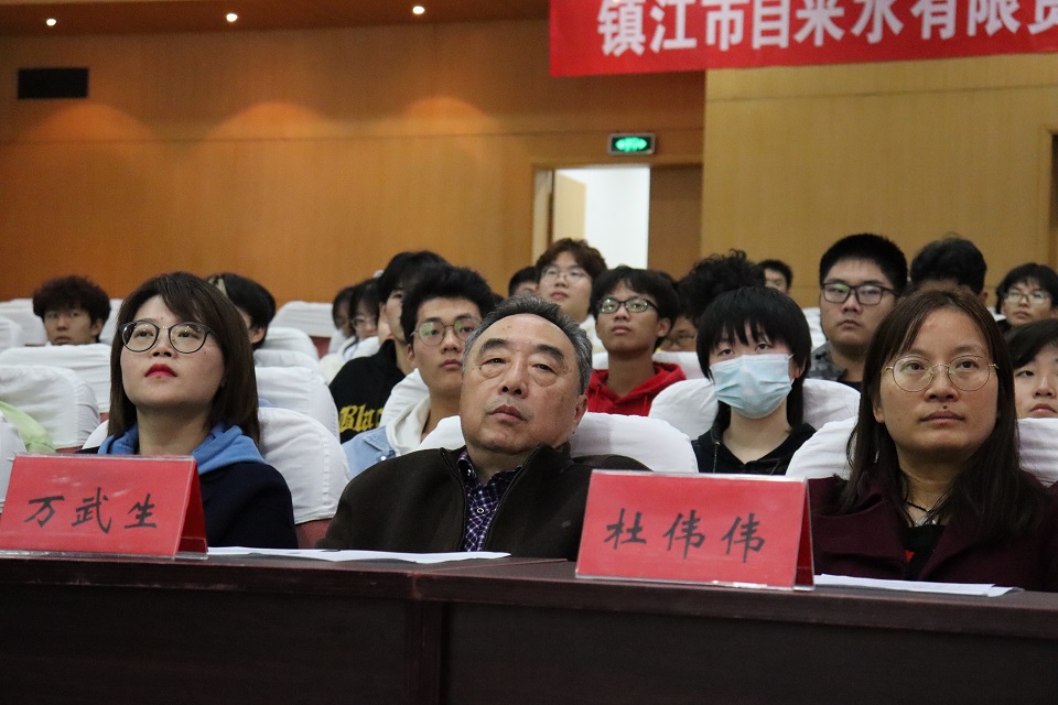 1669819564964578.jpg 现场评委.jpg