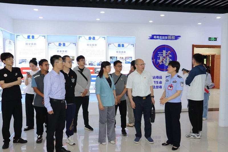 1716967304318144.jpg 1716967304318144.jpg