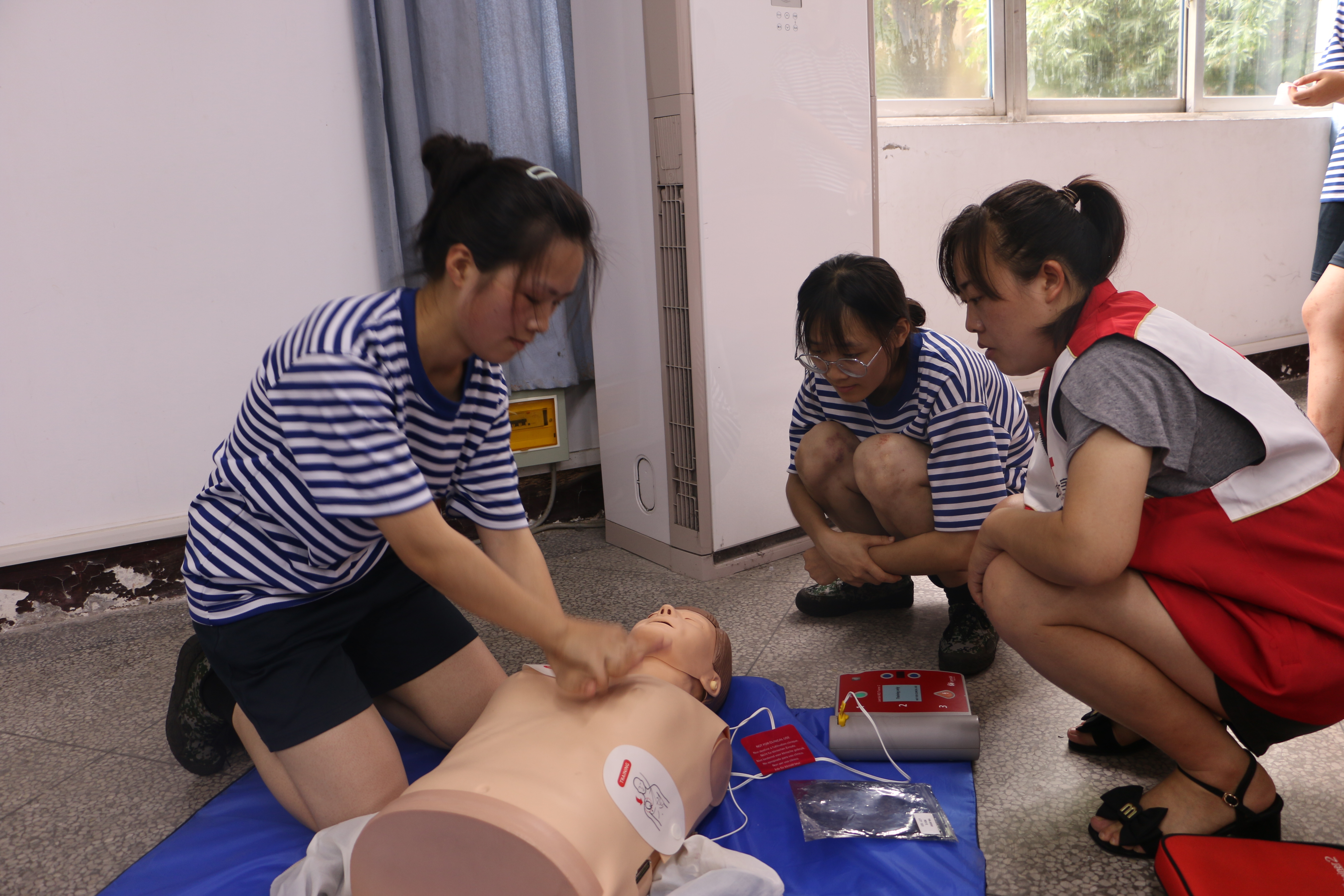 应急救护1.JPG